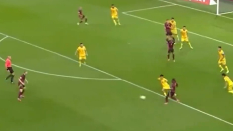 开云中国官网-德布劳内重返赛场，反败为胜首场状态出色，勇士观众沸腾！全场沸腾不已-开云中国官网