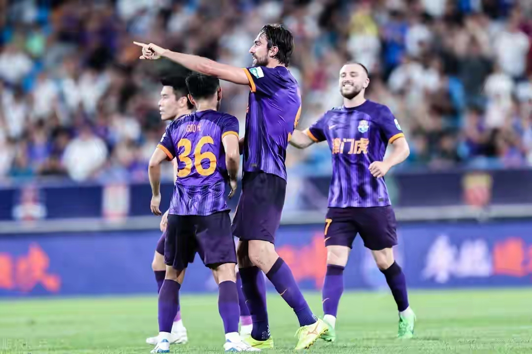 开云app-国际比赛日中超传出新动向，浙江队远射贴柱，管理层表态——话题不断，球探报告显示潜力的简单介绍-开云app