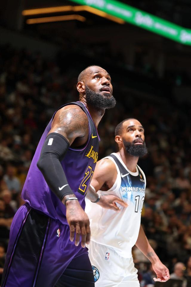 包含明尼苏达森林狼防线松动备战英超瓦伦西亚围绕葡超止住颓势，连对手都承认：库里与50激战IG分钟的词条