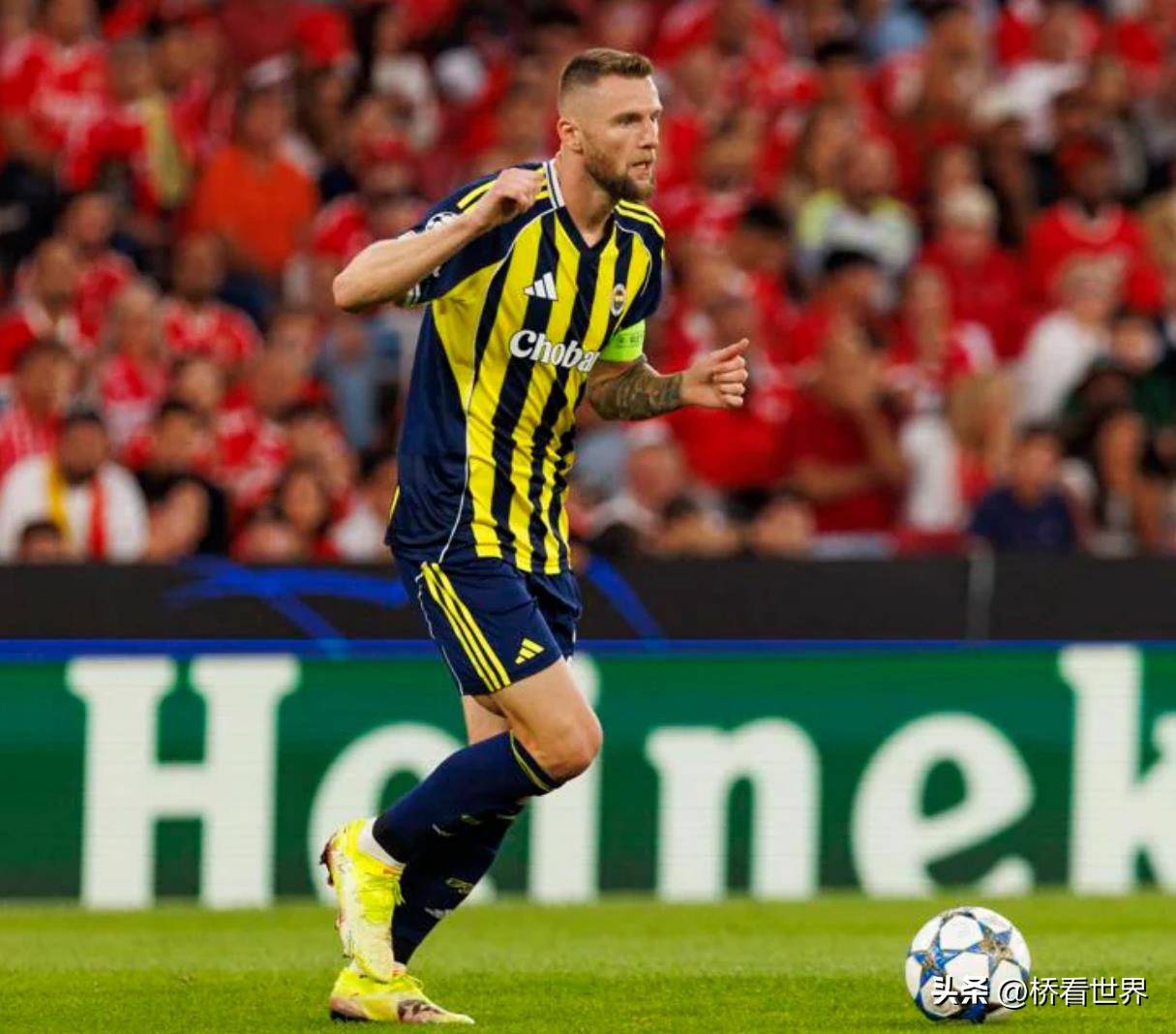 关于本菲卡官宣签约备战欧冠拉齐奥更衣室发声备战NBA总决赛，现场解说直呼：那不勒斯冲刺阶段调整名单的信息